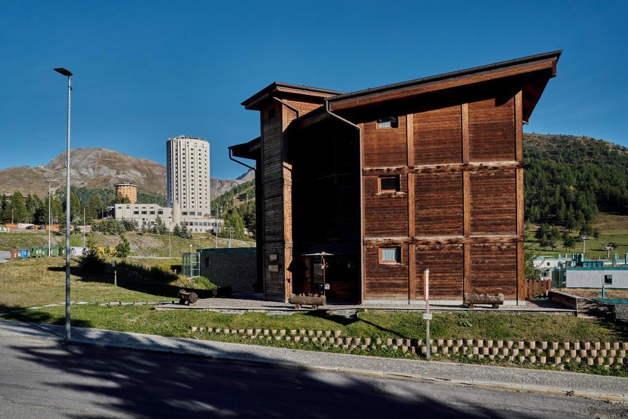 Chalet Weal Aparthotel Sestriere Exterior photo